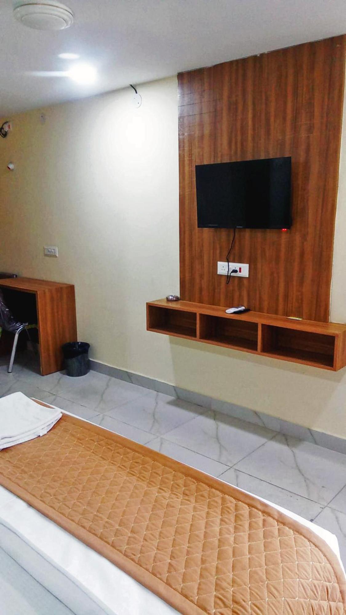 Udupi Deluxe Lodge Gulbarga Kalaburagi Ngoại thất bức ảnh