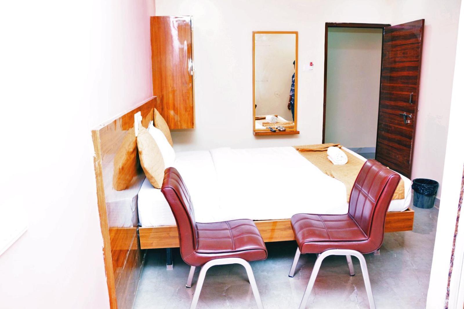 Udupi Deluxe Lodge Gulbarga Kalaburagi Ngoại thất bức ảnh