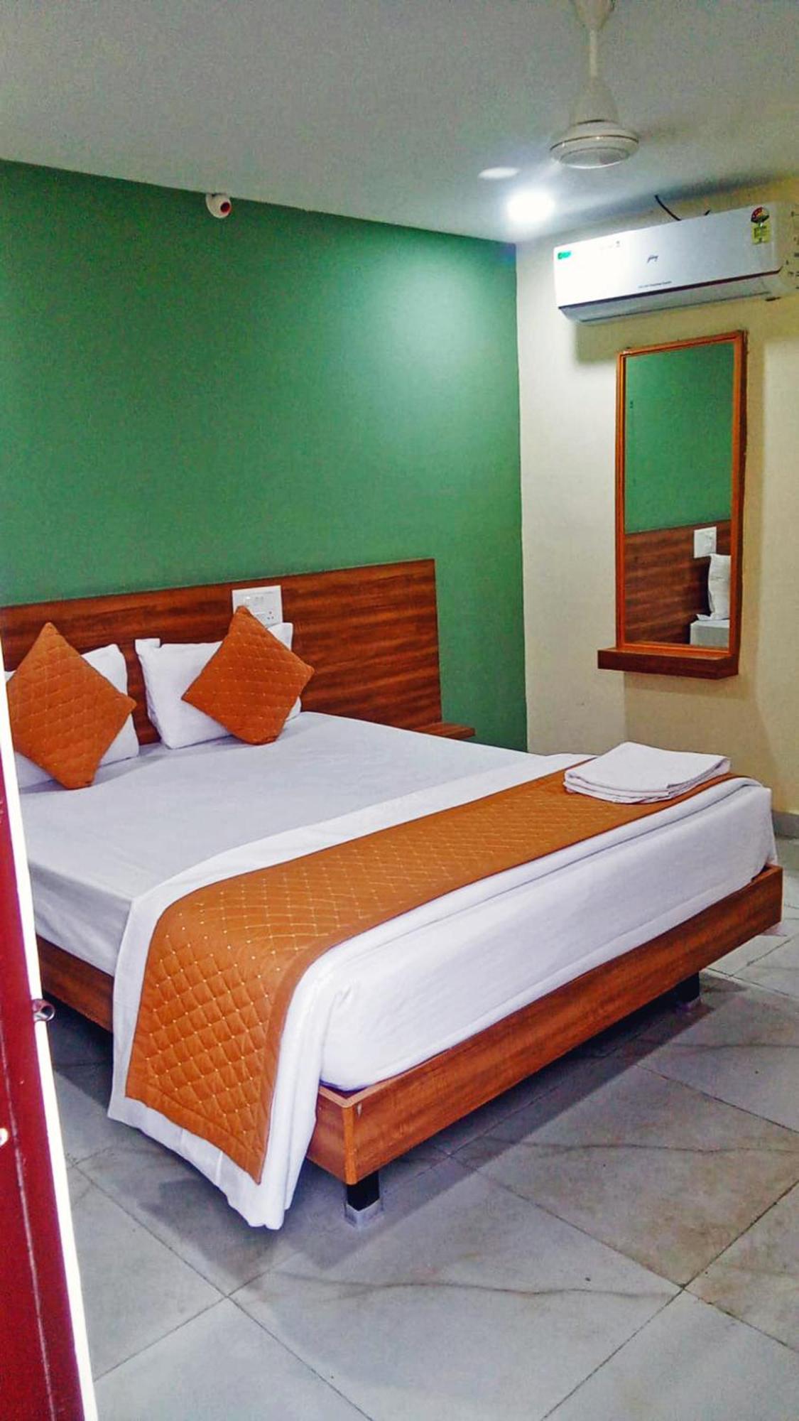 Udupi Deluxe Lodge Gulbarga Kalaburagi Ngoại thất bức ảnh