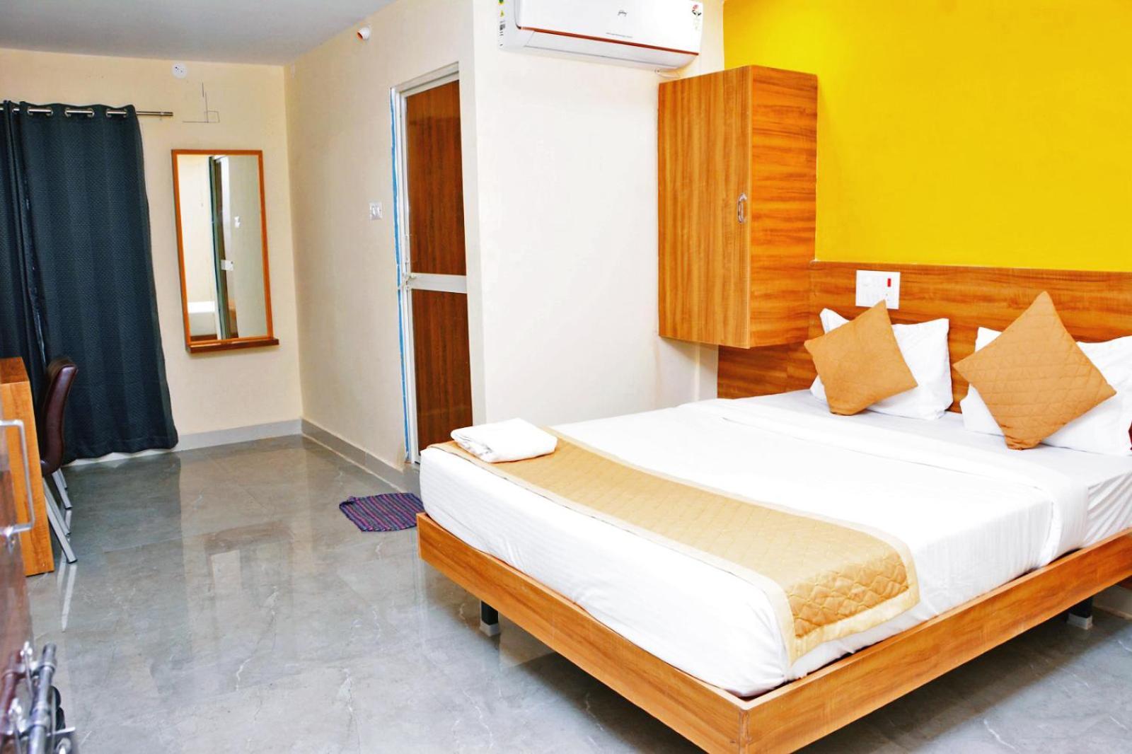 Udupi Deluxe Lodge Gulbarga Kalaburagi Ngoại thất bức ảnh