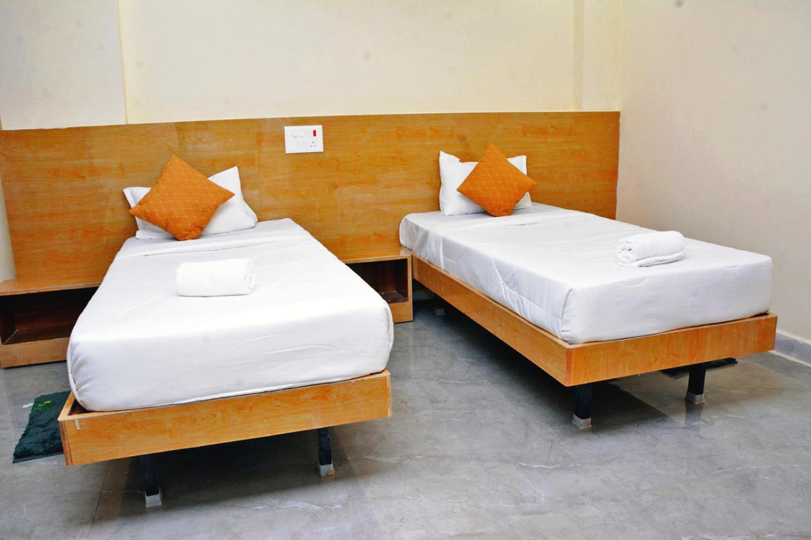 Udupi Deluxe Lodge Gulbarga Kalaburagi Ngoại thất bức ảnh