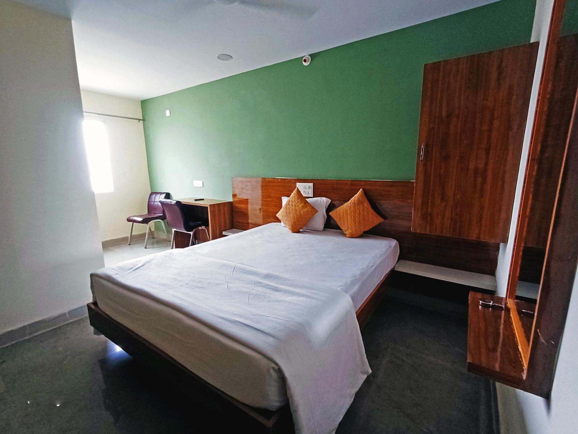 Udupi Deluxe Lodge Gulbarga Kalaburagi Ngoại thất bức ảnh