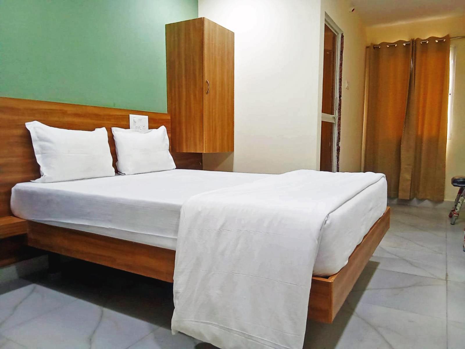 Udupi Deluxe Lodge Gulbarga Kalaburagi Ngoại thất bức ảnh