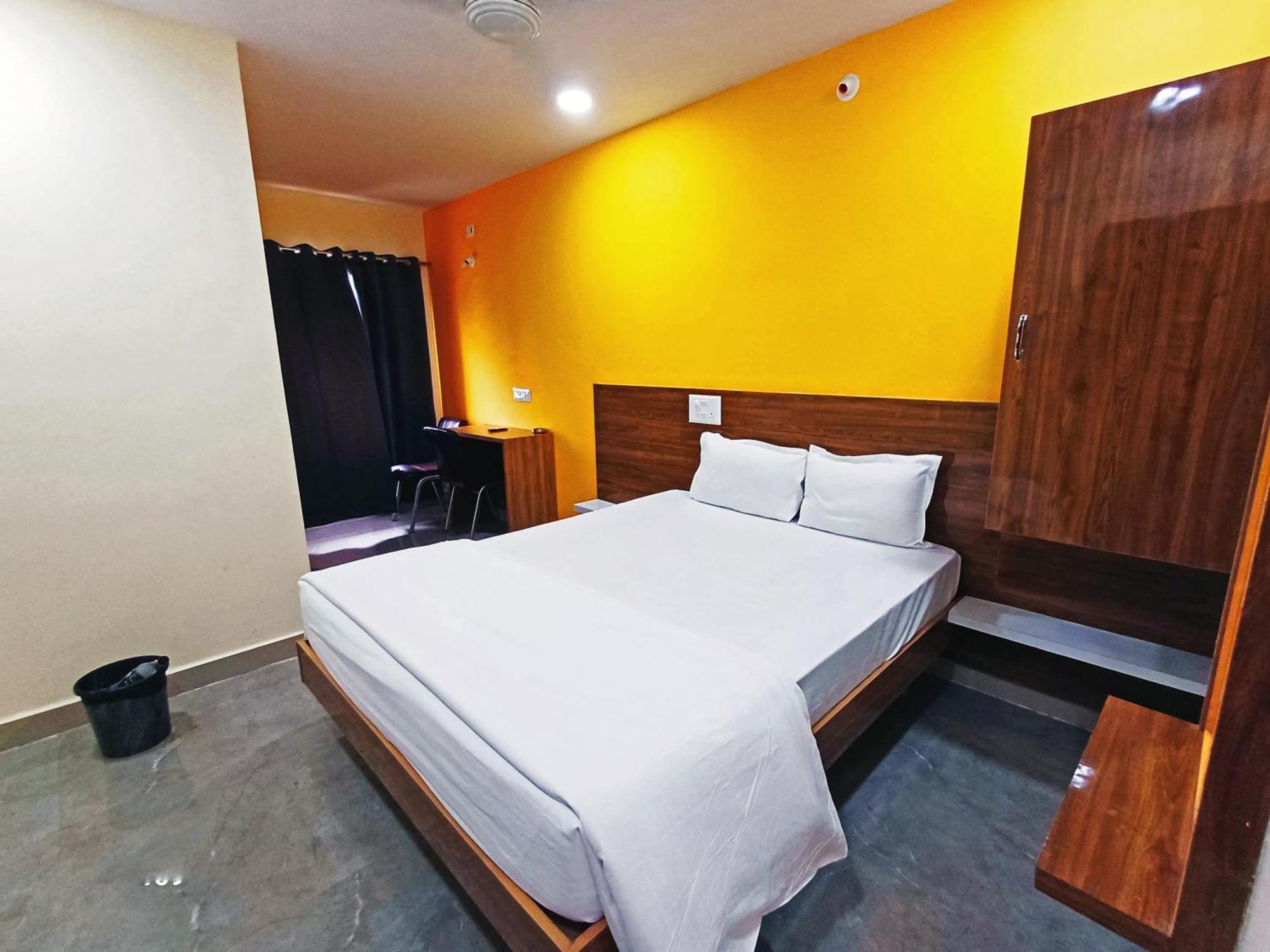 Udupi Deluxe Lodge Gulbarga Kalaburagi Ngoại thất bức ảnh